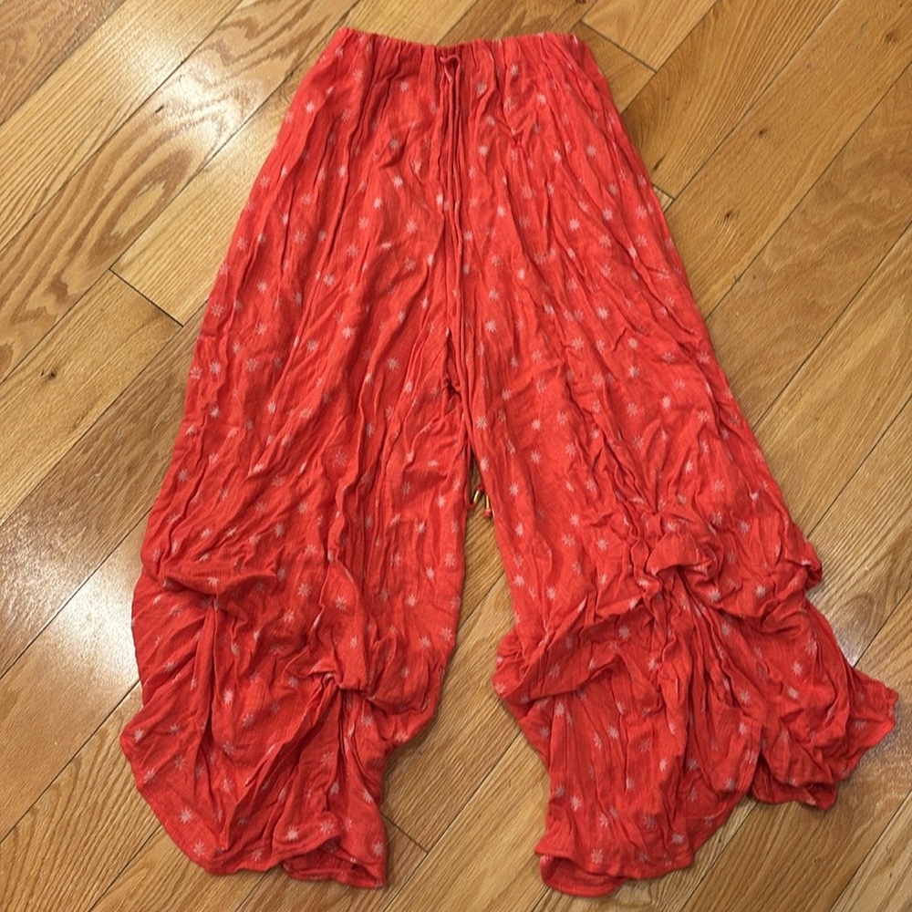 Free People coral wide leg pull on pants with ruffled hem detailing - Picture 6 of 8